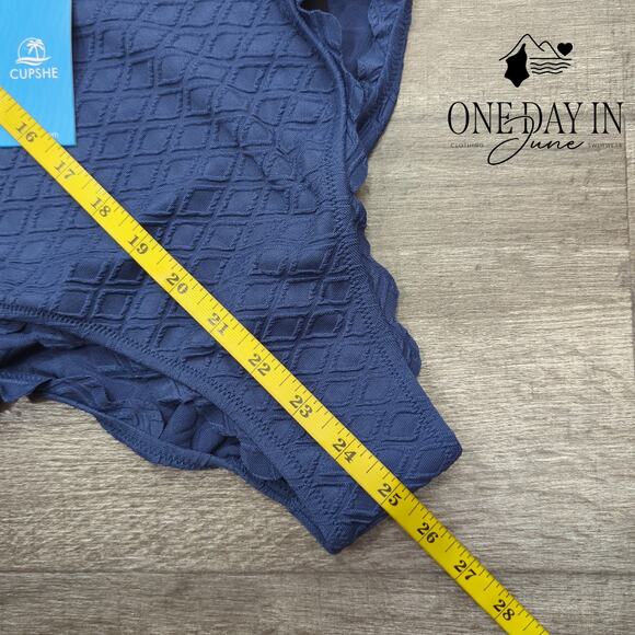 Cupshe Scallop Textured Cut Out One Piece Swimsuit Size S - Picture 6 of 7